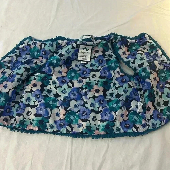 Gymboree - faux Fur  vest. Size 2T - Picture 3 of 4